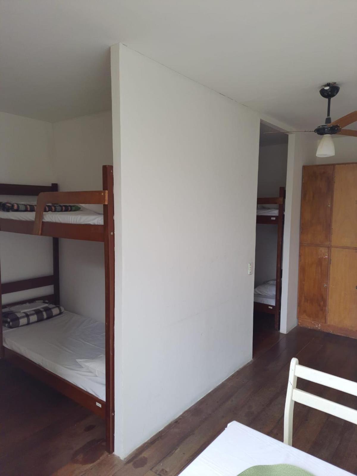 Praça Da árvore Hostal *